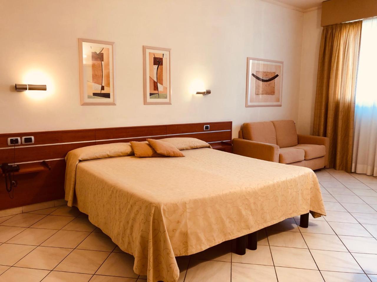 Hotel Delfina Signa Exterior foto